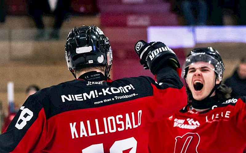 Pyry kellisti Huntersin viikonlopun aikana kahdesti ja eteni välieriin
